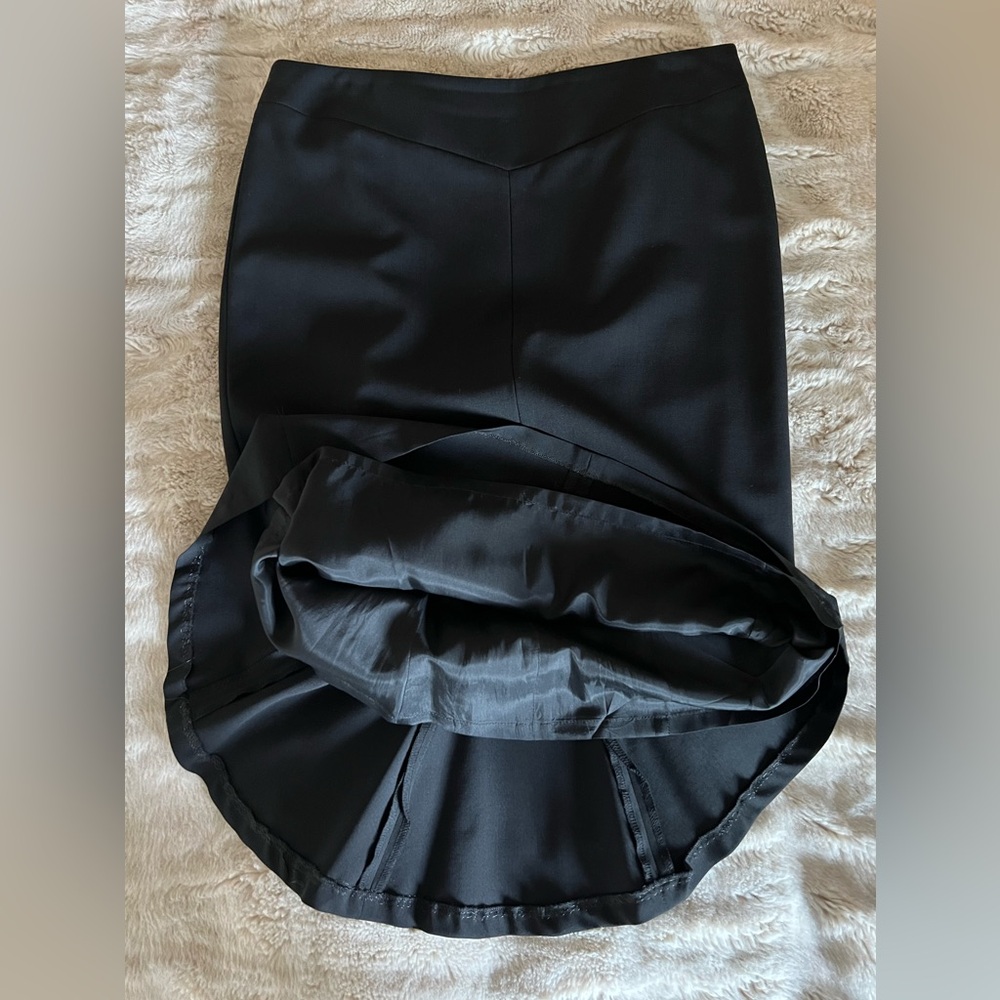 BCBG Max Azria Black Wool Skirt – Sleek Tailored Fishtail Back, Size 2